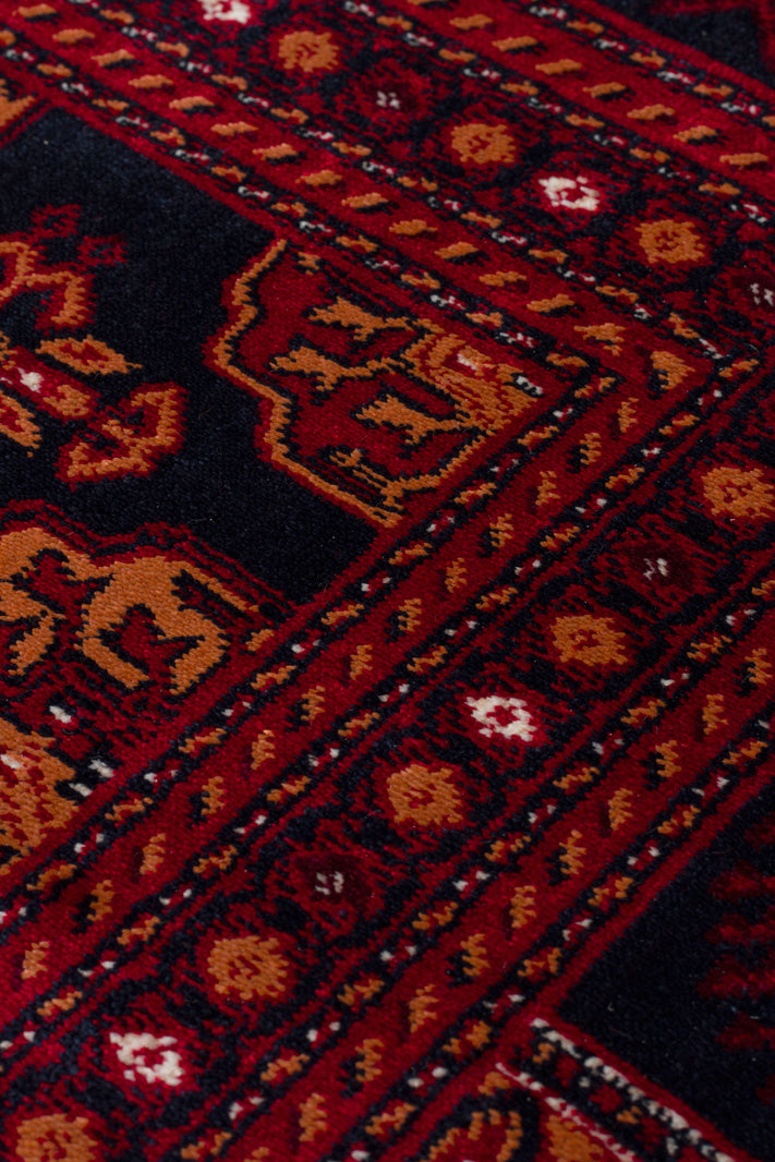 Buhara 03 Navy Afgan Desenli Viskon ile Üretilen Parlak ve Yumuşak Doku, Tabanı Kaydırmaz İnce Halı