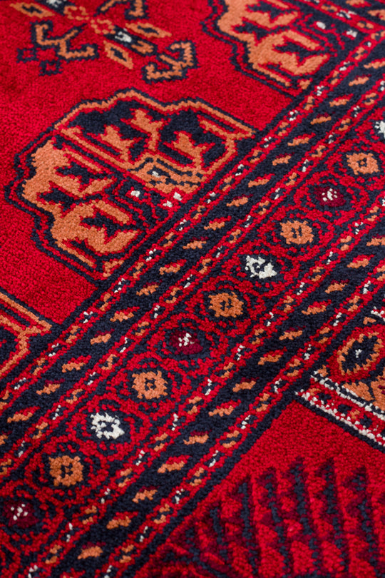 Buhara 03 Red Afgan Desenli Viskon ile Üretilen Parlak ve Yumuşak Doku, Tabanı Kaydırmaz İnce Halı