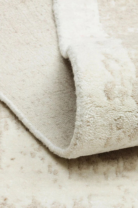 Grace Whıte Beıge, Kendinden Desenli Yün, Viskon ve Pamuk Karışımlı Desenli Zarif Salon Halısı