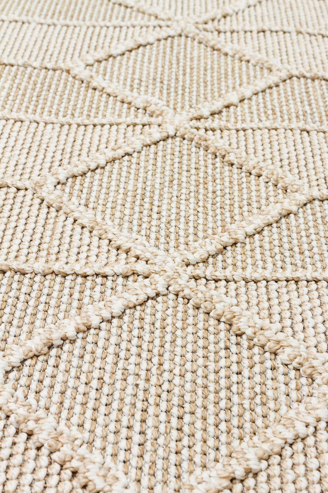 Lion 03 Beige Hasır Dokulu Bukle Dokumasıyla Hav Toz Vermez Modern Makine Halısı