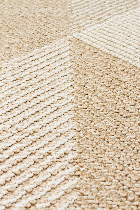 Lion 08 Beige Hasır Dokulu Bukle Dokumasıyla Hav Toz Vermez Modern Makine Halısı