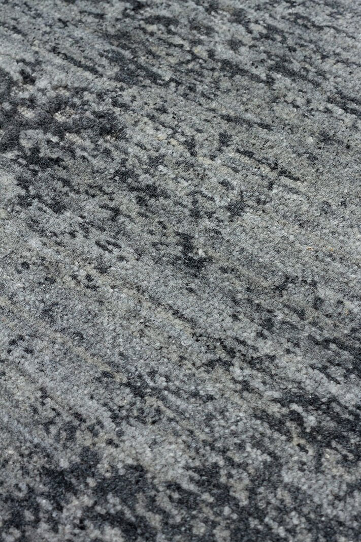 Exotic Black, %100 El Dokuması, Yün, Viskon ile Üretilmiş Kendinden Desenli Salon Halısı