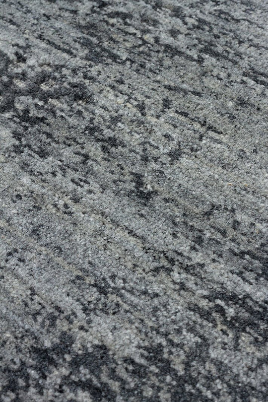 Exotic Black, %100 El Dokuması, Yün, Viskon ile Üretilmiş Kendinden Desenli Salon Halısı