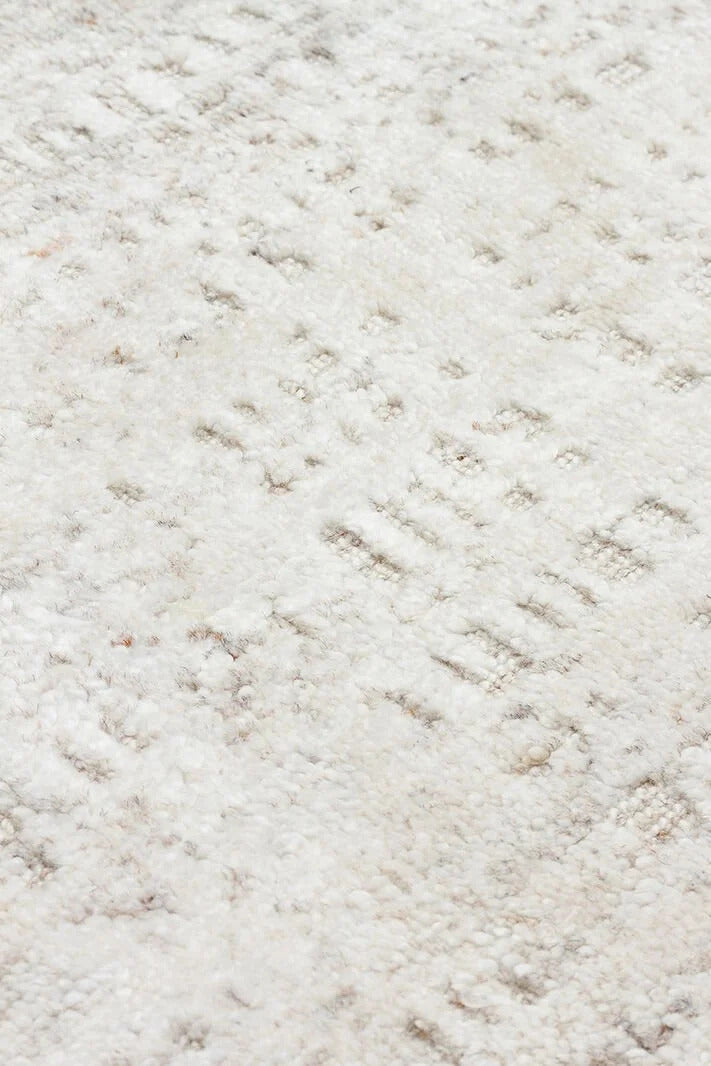 Exotic Beıge, %100 El Dokuması, Yün, Viskon Karışımı ile Üretilmiş Kendinden Desenli Salon Halısı