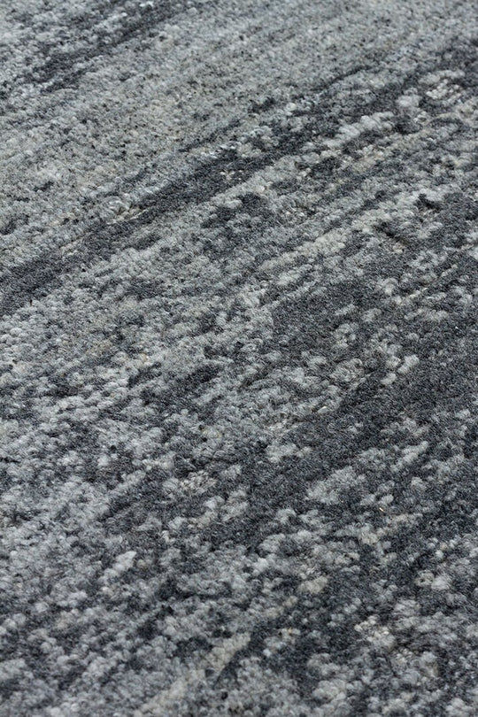 Exotic Black, %100 El Dokuması, Yün, Viskon ile Üretilmiş Kendinden Desenli Salon Halısı