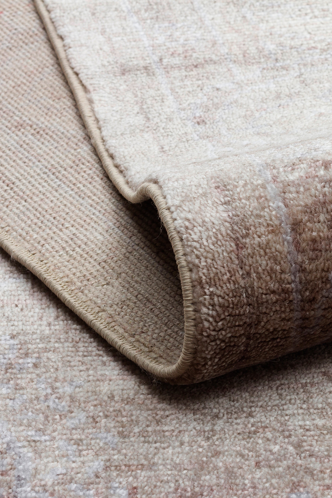 Pera 03 Beige Uşaklı Kadınların Yoğun El Emeği ile Dokunan Soyut Desenli, Salon Halısı