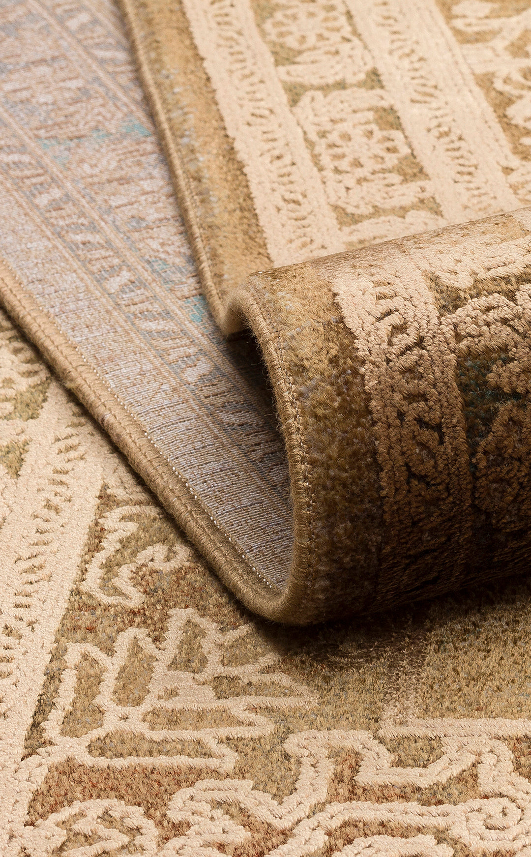 Andora 02 Bronze Yumuşak Dokulu Vintage Esintilere Sahip Over-dyed Sık Dokuma Bambu Salon Halısı