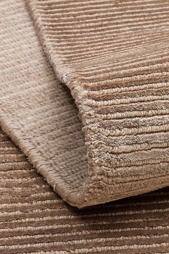 Orlando Brown El Dokuma Teknikleriyle Özenle Üretilmiş, Doğal Viskon, Yün Karışımlı Salon Halısı