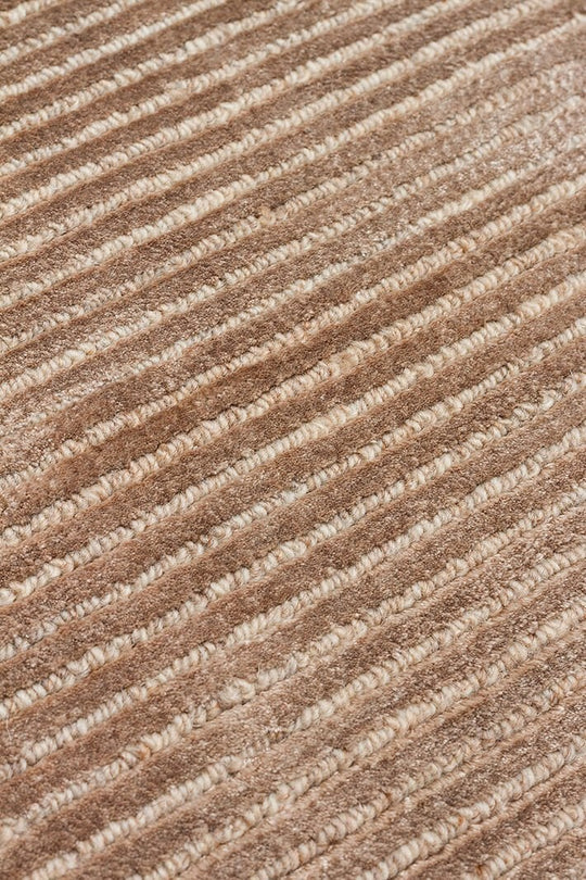 Orlando Brown El Dokuma Teknikleriyle Özenle Üretilmiş, Doğal Viskon, Yün Karışımlı Salon Halısı