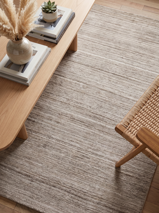 Osaka Beige İpek ve Yün ile Üretilen Yüksek Kaliteli %100 El Dokuması Sade & Düz Salon Halısı
