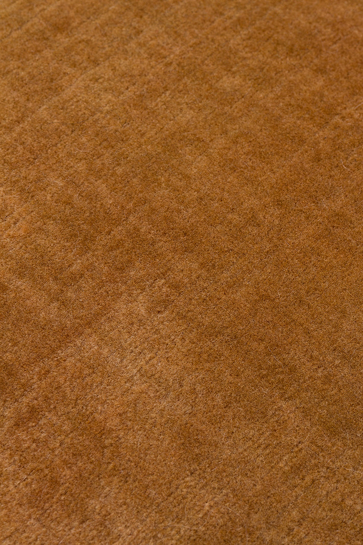 Letat Caramel, El dokuma Teknikleri ile %100 Yeni Zelanda Yünü ile Üretilmiş Sade ve Modern halı