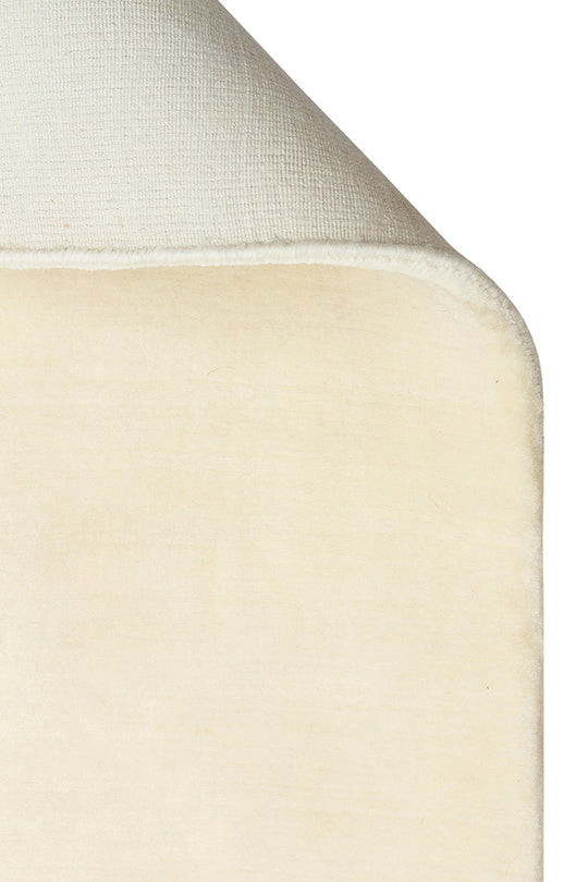 Letat Ivory, El dokuma Teknikleri ile %100 Yeni Zelanda Yünü ile Üretilmiş Sade ve Modern halı