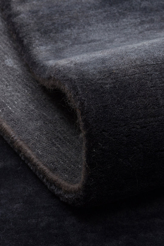 Letat Slate, El dokuma Teknikleri ile %100 Yeni Zelanda Yünü ile Üretilmiş Sade ve Modern halı