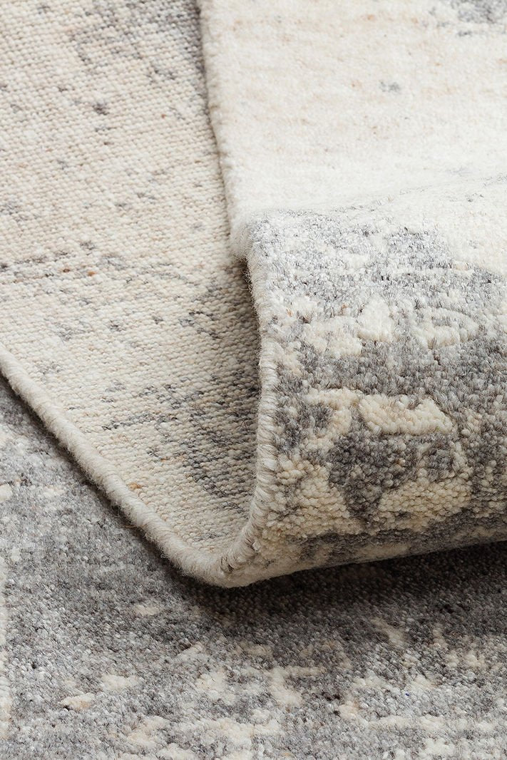 Grace Beıge Grey, Kendinden Desenli Yün, Viskon ve Pamuk Karışımlı Desenli Zarif Salon Halısı