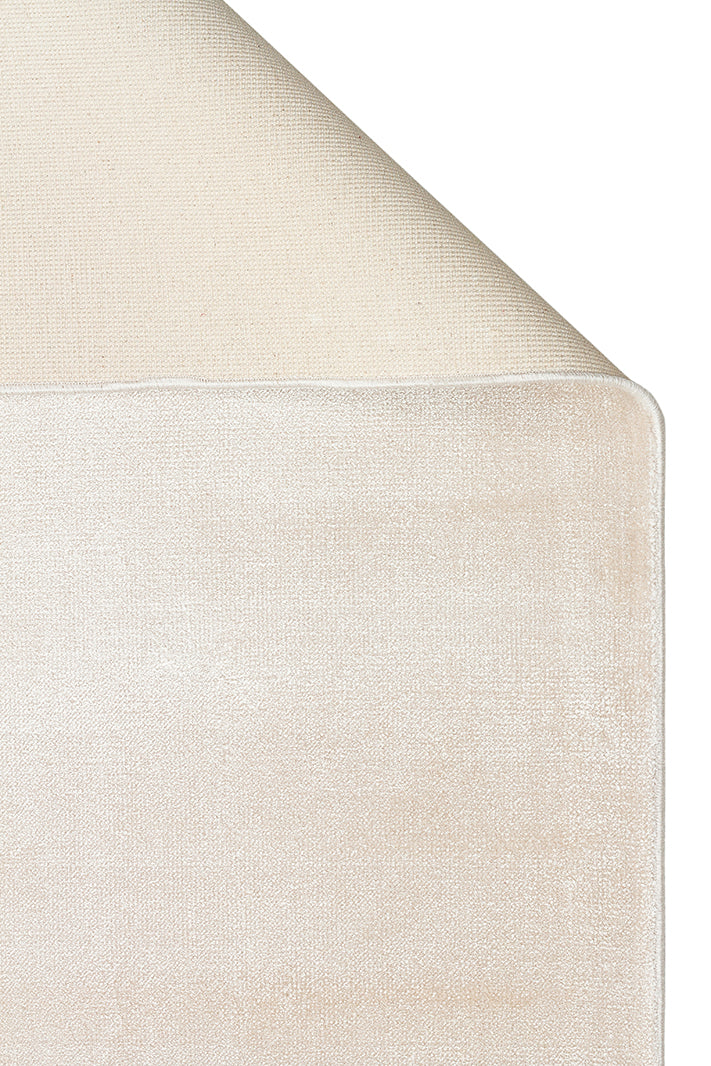 Porto Lıght Vison, %100 viskon kullanılarak üretilmiş, Modern Tasarımlı Sade ve Şık Salon Halısı