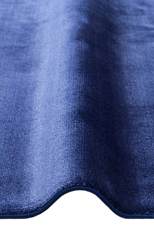Porto Midnight Blue, %100 viskon kullanılarak üretilmiş, Modern Tasarımlı Sade ve Şık Salon Halısı