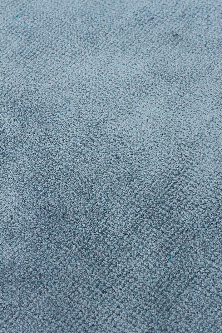 Porto Navy Blue, %100 viskon kullanılarak üretilmiş, Modern Tasarımlı Sade ve Şık Salon Halısı
