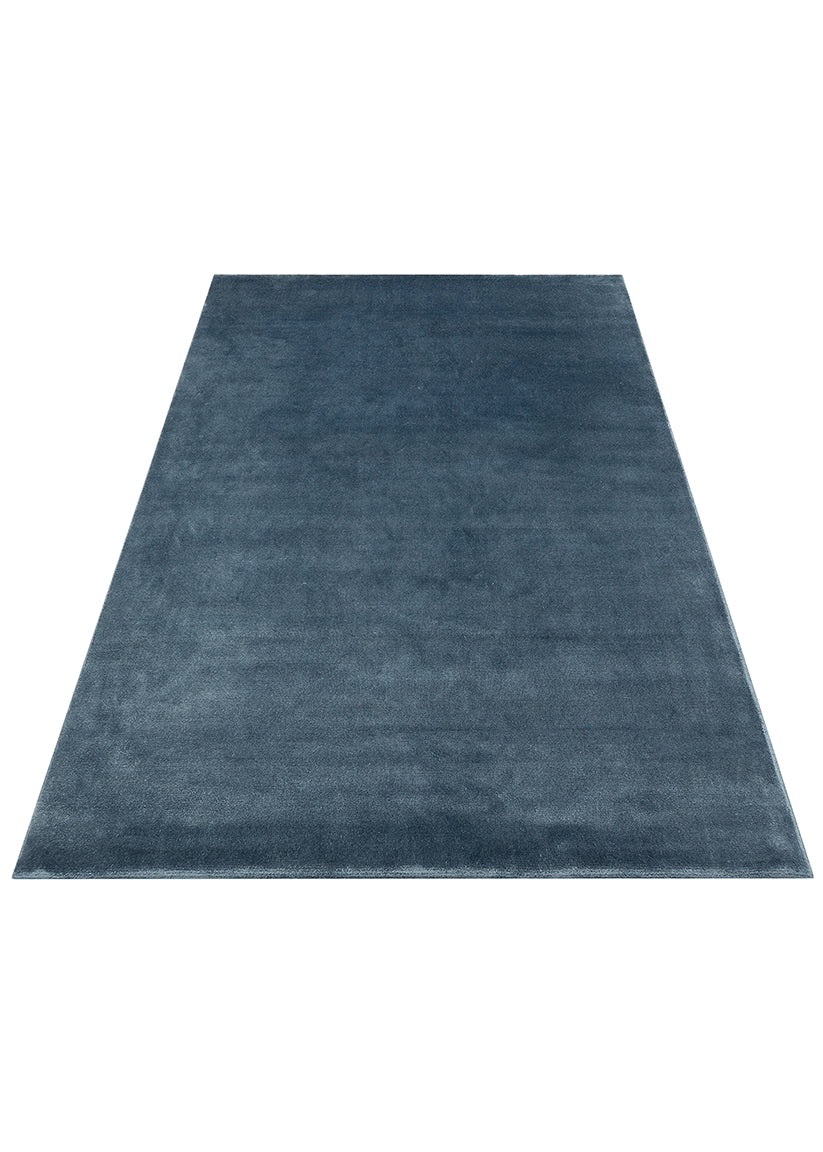 Porto Navy Blue, %100 viskon kullanılarak üretilmiş, Modern Tasarımlı Sade ve Şık Salon Halısı