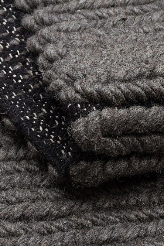 Wolly Grey %100 Yün Kullanılarak El İşçiliğiyle Örülmüş, Yumuşak Dokulu Bohem Halı