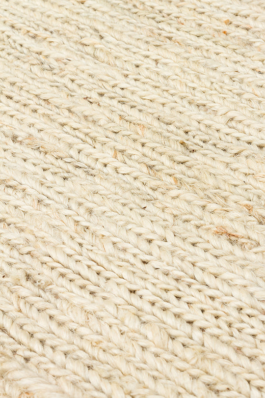 Giger Ivory, Jüt Kullanılarak El Örgüsü ile Üretilen Hasır Dokulu Jüt Halı