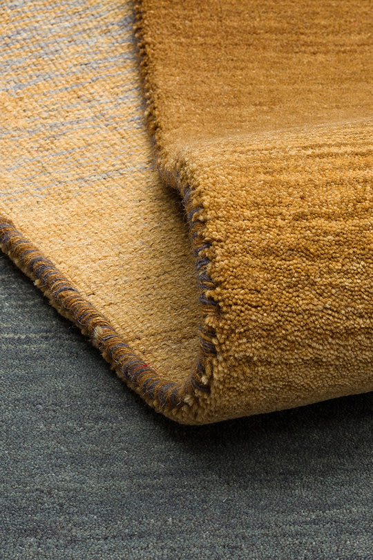 Odesa Gold Grey, Modern Çizgilere Sahip Renk Geçişli %100 Saf Yün ile Üretilen Salon Halısı